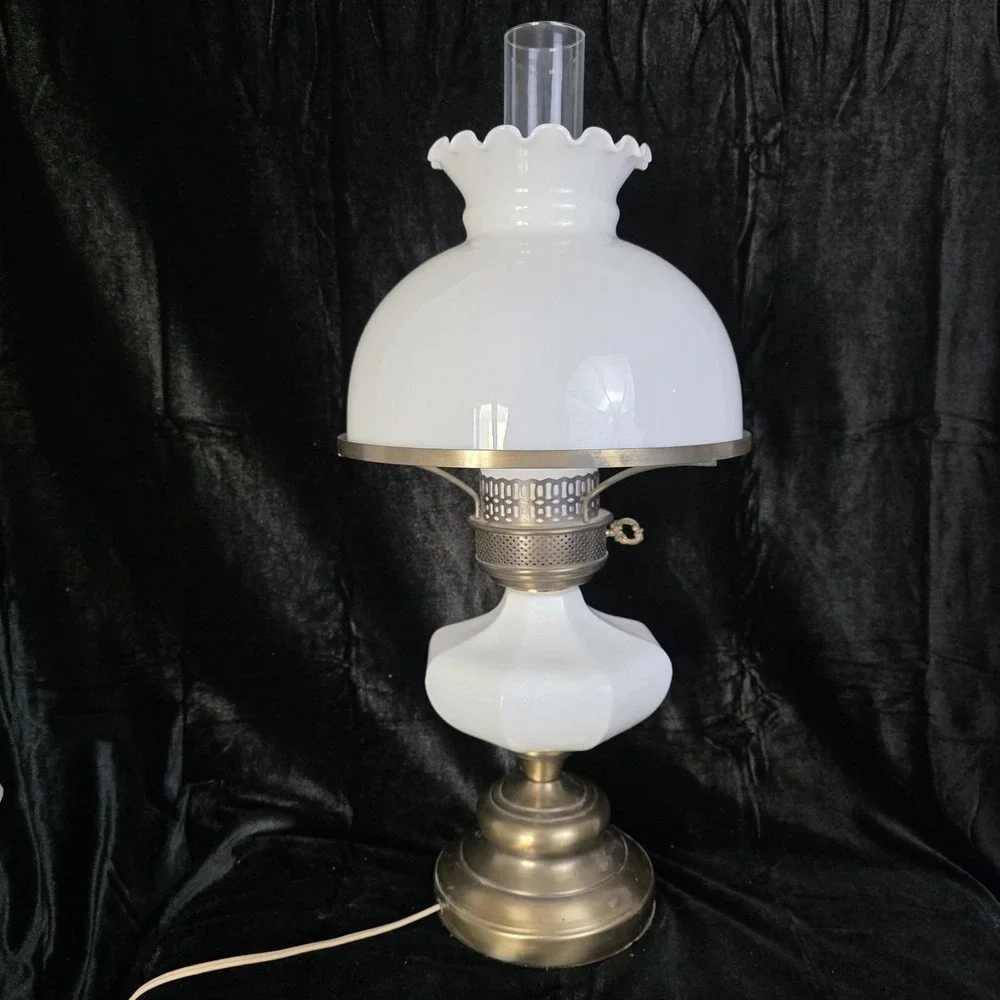 VTG‎ Classic Milk Glass Gone With The Wind Hurricane Parlor Lamp 20